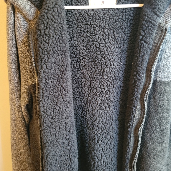 Hollister Men's Black and Grey Sherpa Zip Up Jacket, M - Picture 3 of 5